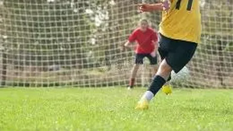 “从孩童起步全民足球风潮：“村超”源头榕江举办“班超”全国大赛”